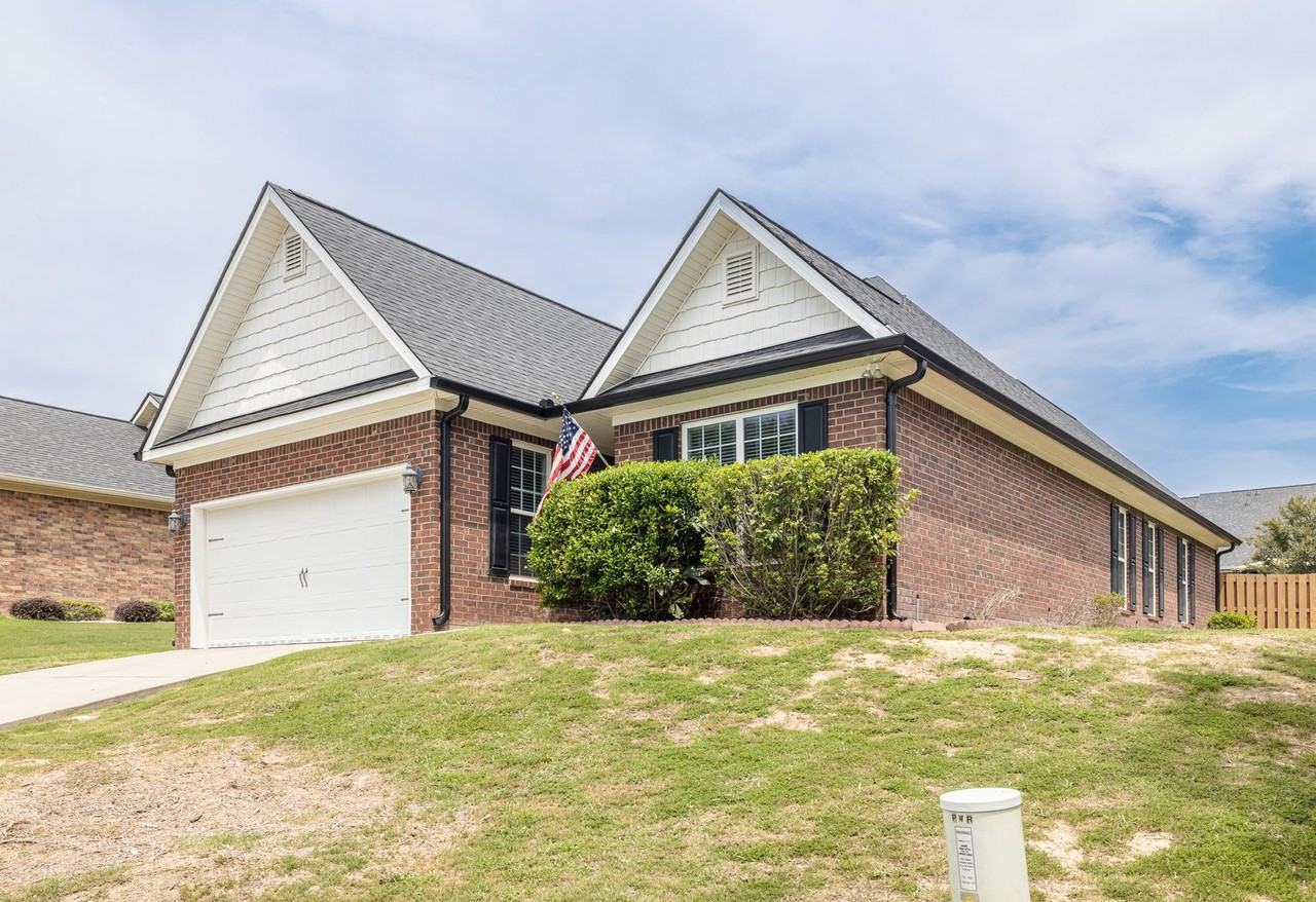 1053 Grove Landing Ln - Photo 4 of 40