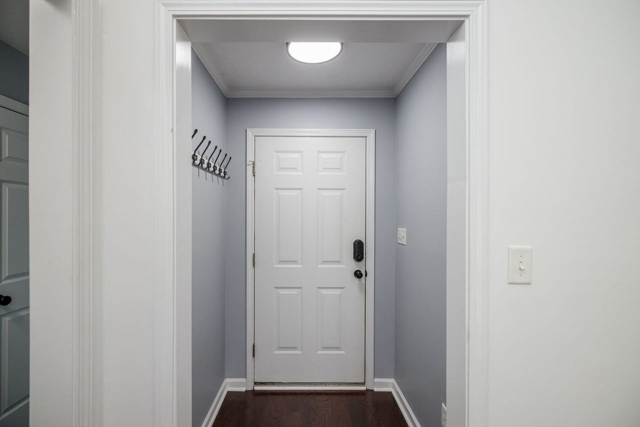 1053 Grove Landing Ln - Photo 6 of 40