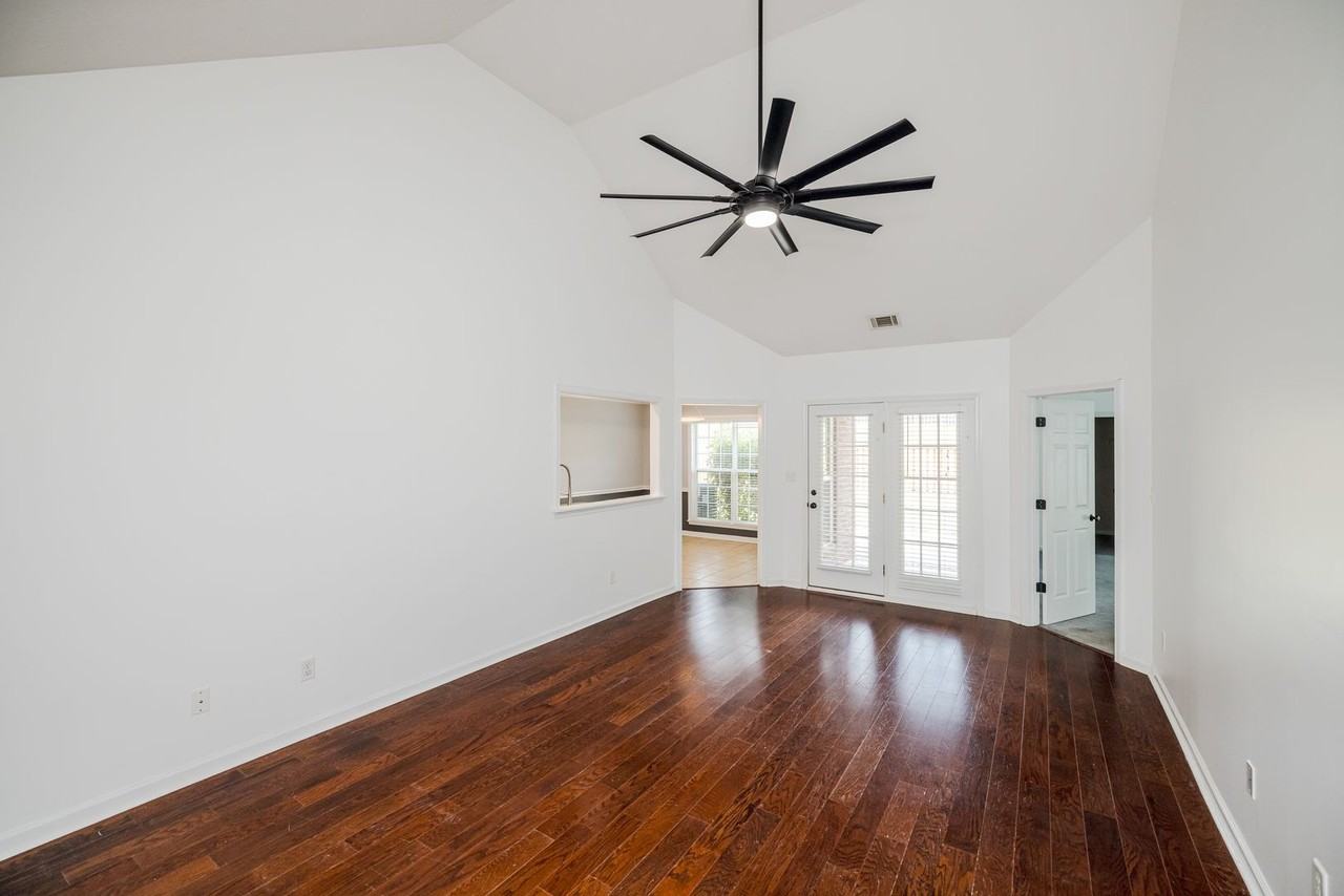 1053 Grove Landing Ln - Photo 7 of 40