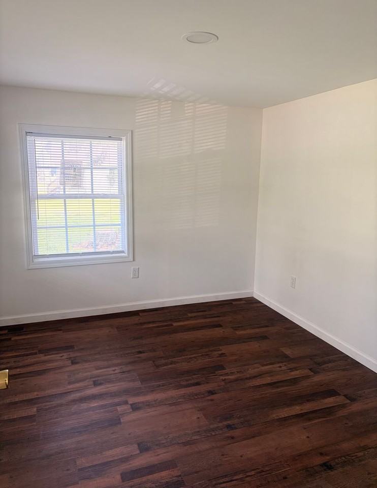 707 N Sycamore St - Photo 2 of 13