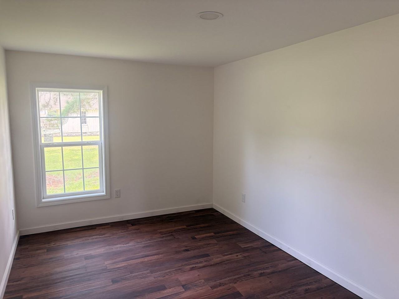 707 N Sycamore St - Photo 4 of 13