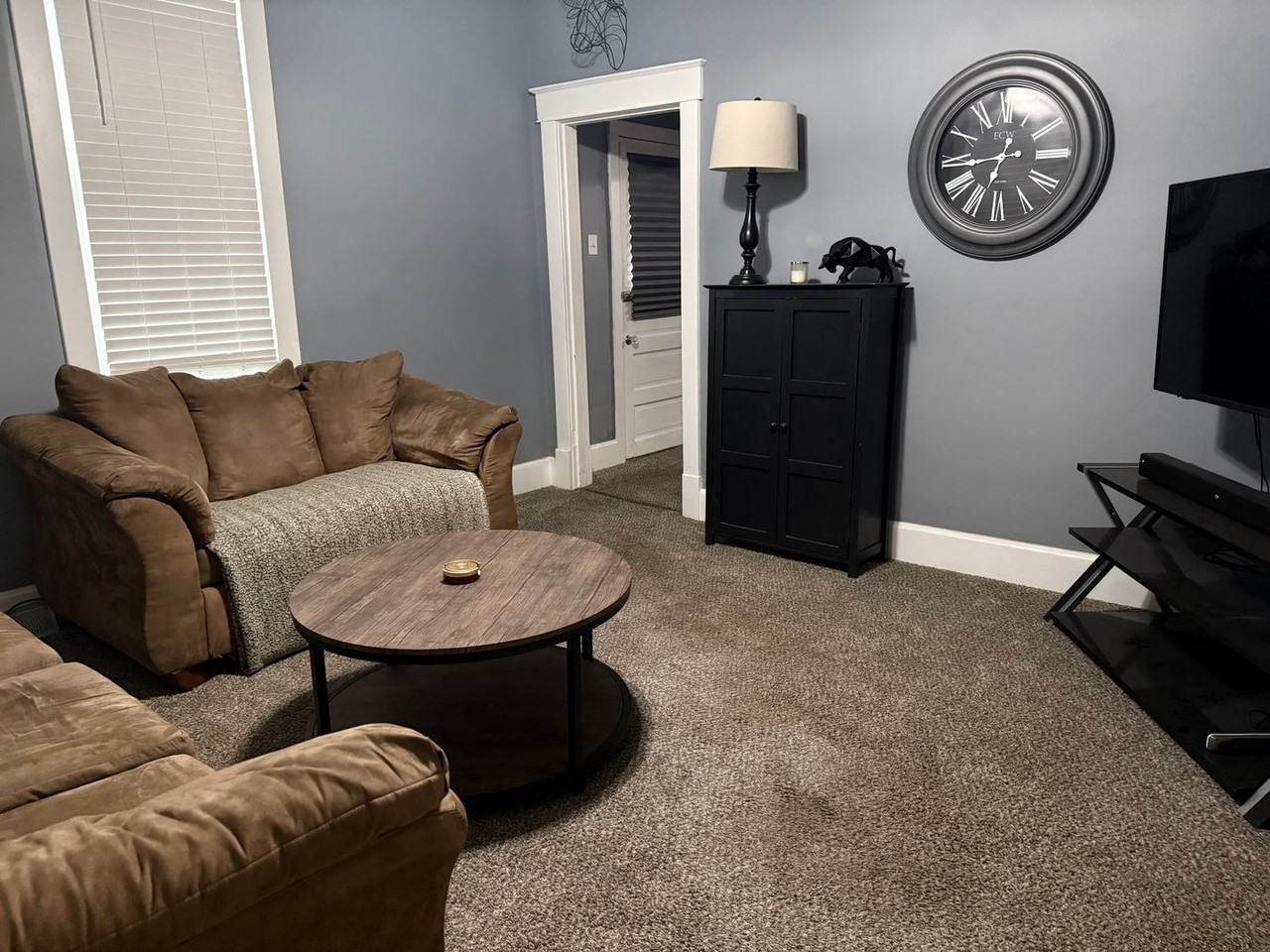 2638 Sanford Ave - Photo 2 of 9