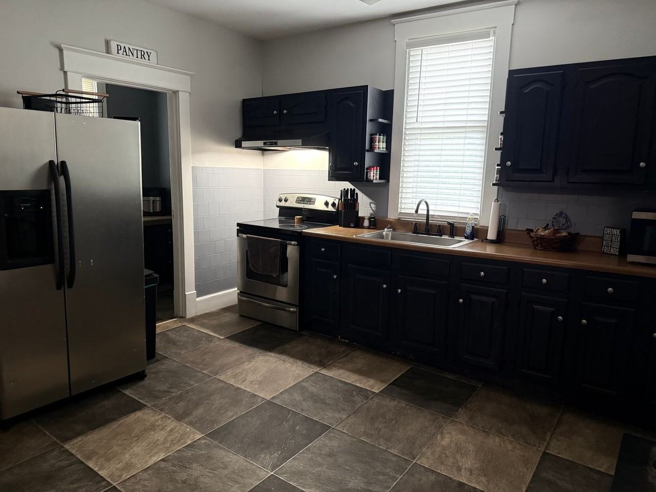 2638 Sanford Ave - Photo 4 of 9