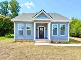 featured image of 489 S Main St