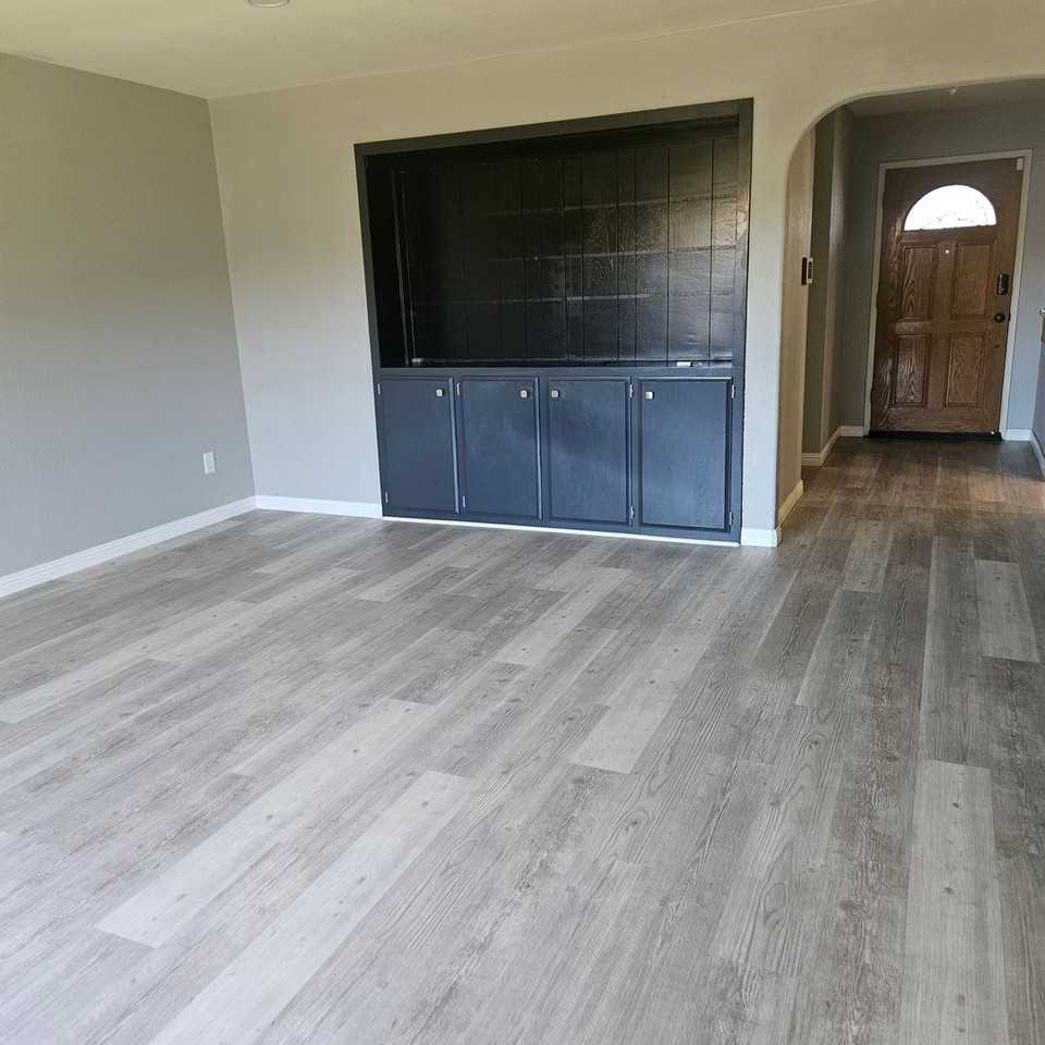 1509 Duportail Ave - Photo 5 of 13