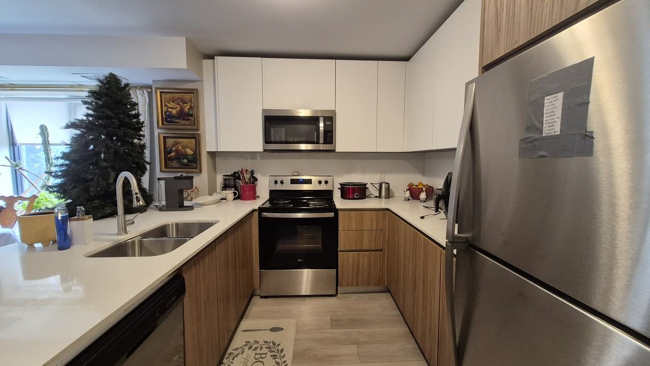 293 Viewmount Avenue ##202 - Photo 4 of 13