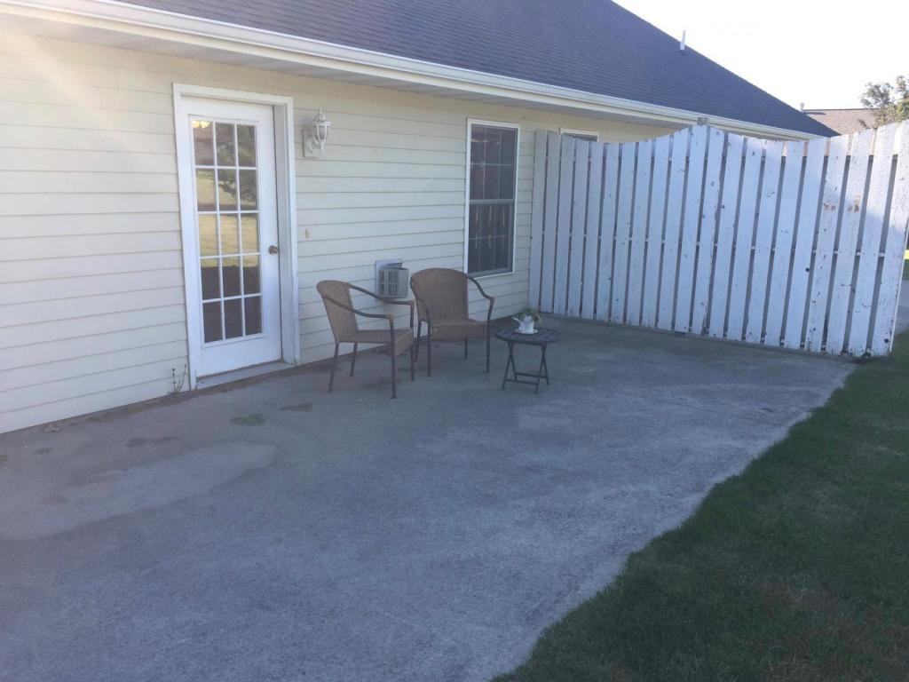 803 Pheasant Run Rd - Photo 2 of 21