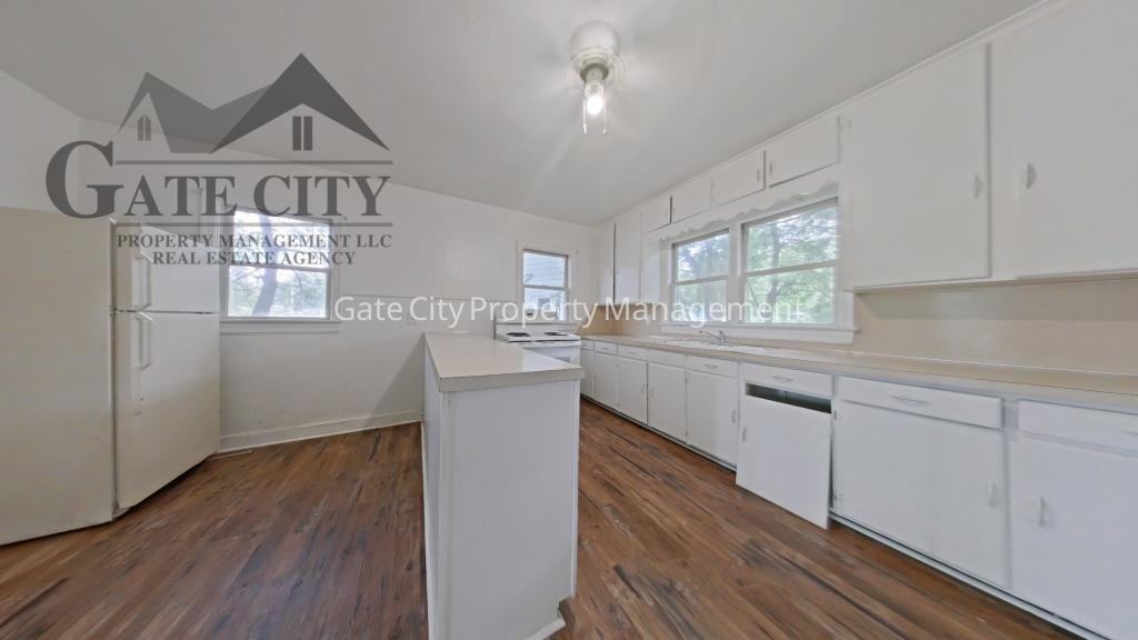 401 Chestnut Dr - Photo 3 of 8