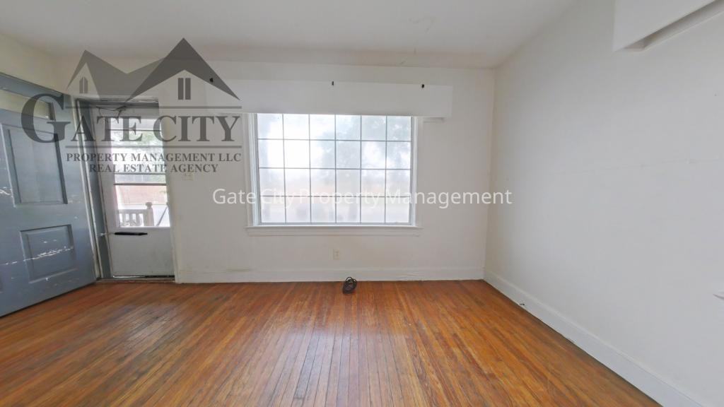 401 Chestnut Dr - Photo 4 of 8