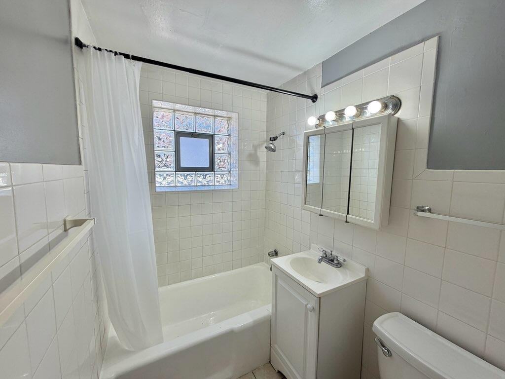 18428 Torrence Ave - Photo 6 of 7