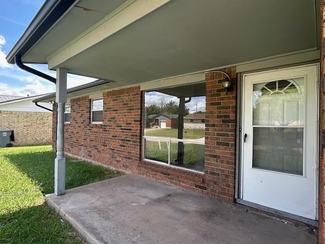 1724 Nw 49th St - Photo 2 of 18