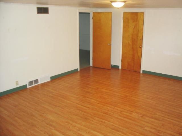 602 Grand Ave #B - Photo 3 of 6