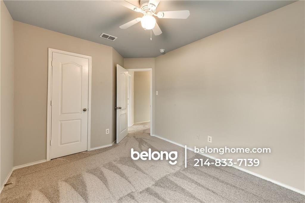 901 Plumeria Dr - Photo 5 of 16