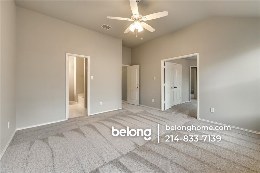 901 Plumeria Dr - Photo 7 of 16