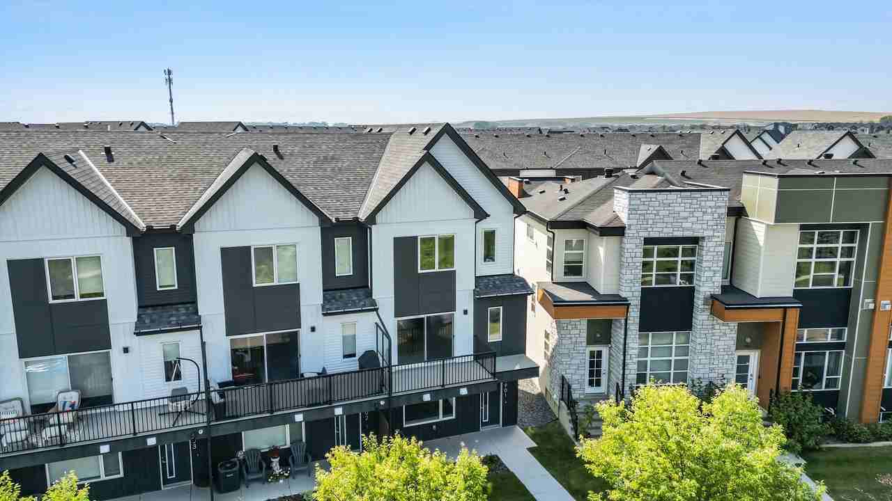 Jade Townhomes - Photo 4 of 50