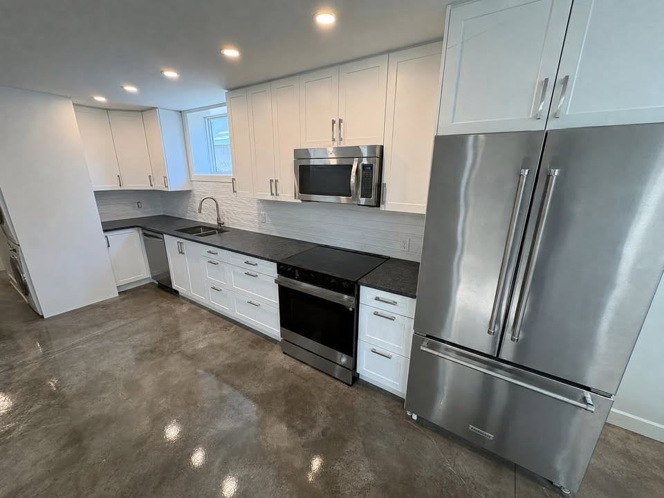 476 Division St - Photo 2 of 27