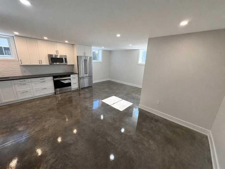 476 Division St - Photo 3 of 27