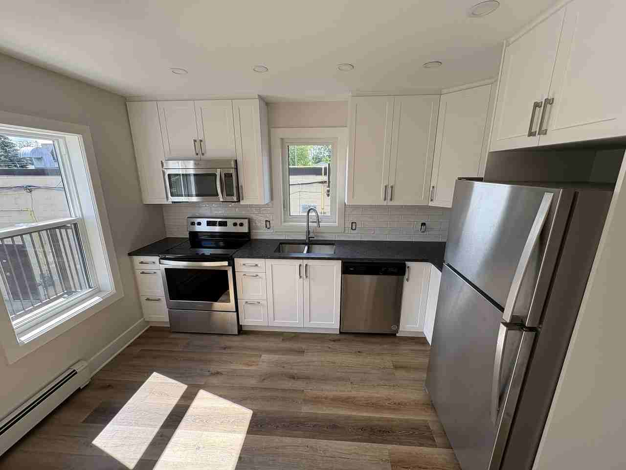476 Division St - Photo 5 of 27