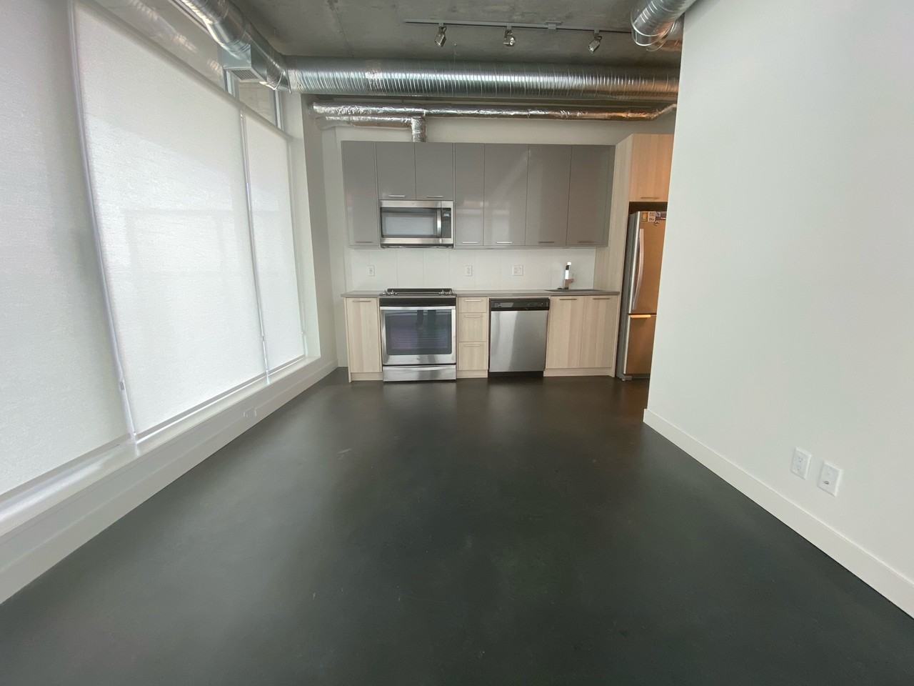 624 8 Ave Se - Photo 5 of 15