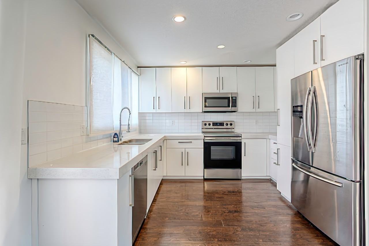 1530 Bayside Ave Sw - Photo 2 of 21