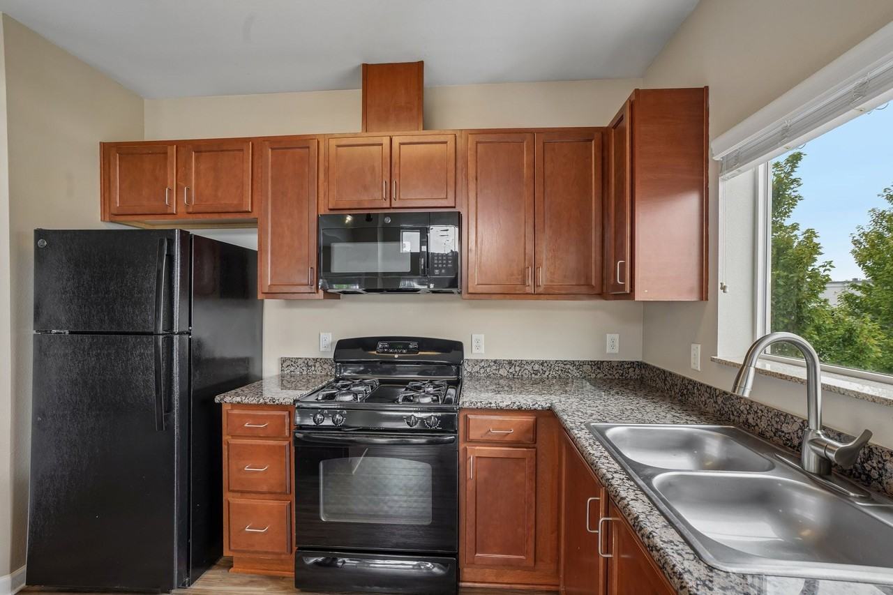 Maddox Apartments - Photo 4 of 27