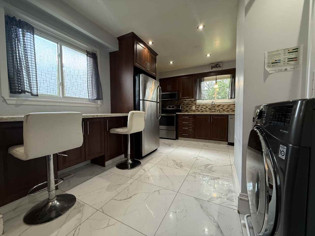 70 Jill Cres - Photo 2 of 25