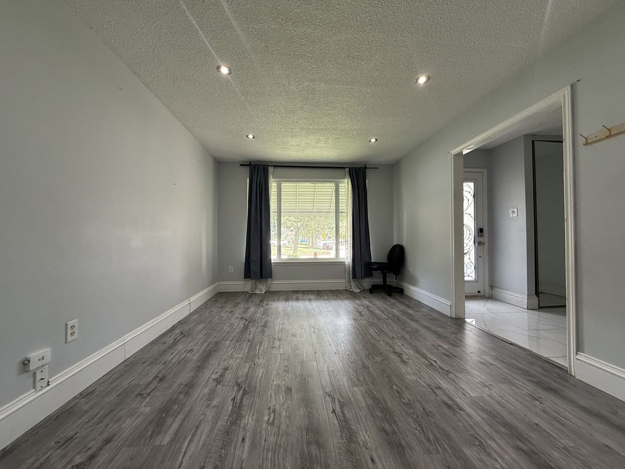 70 Jill Cres - Photo 5 of 25