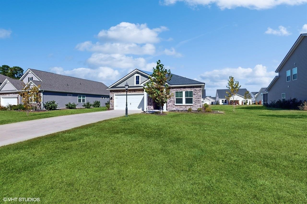 163 Barwick Dr NW - Photo 3 of 33