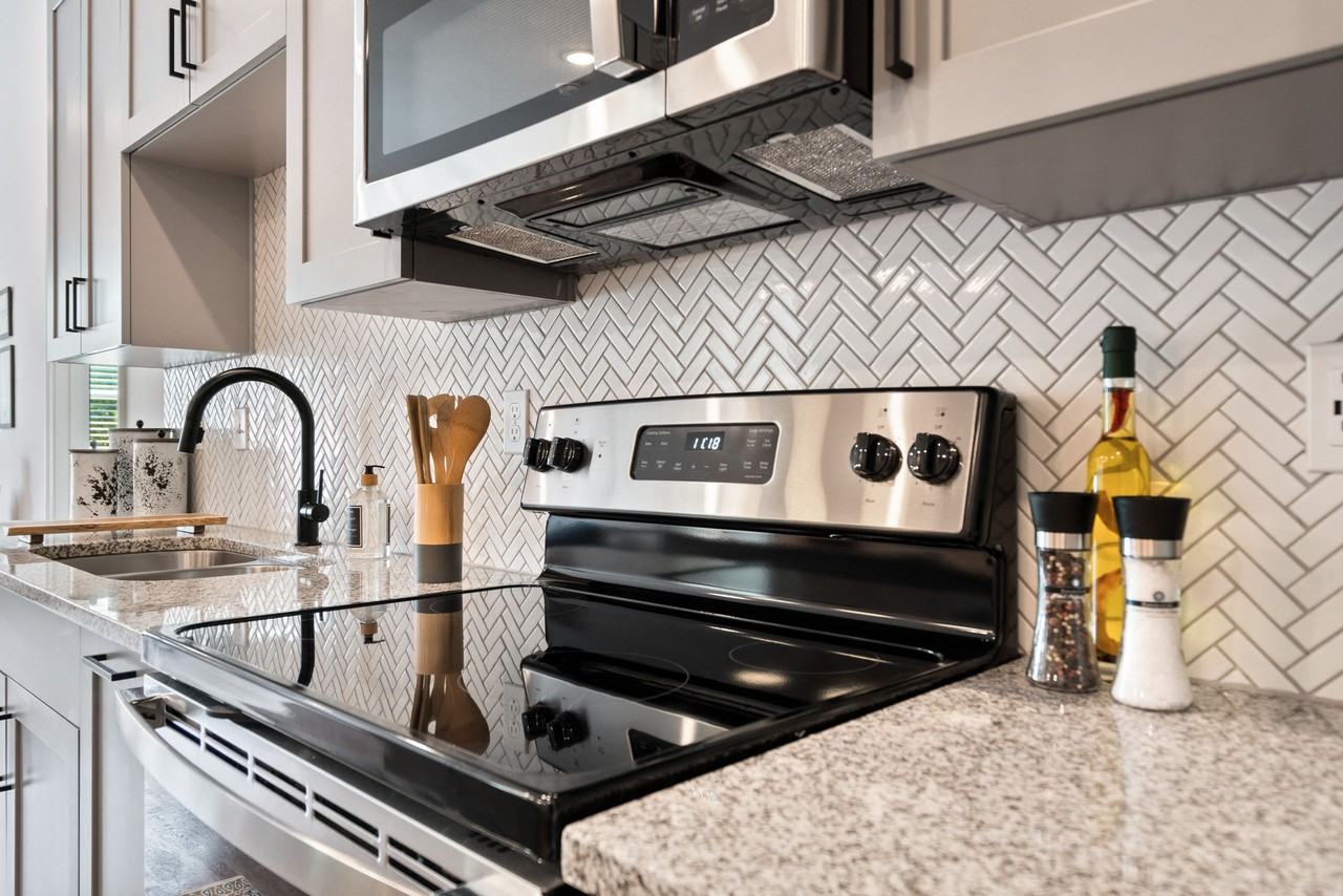 DAWSON PARK APARTMENTS - Photo 3 of 43