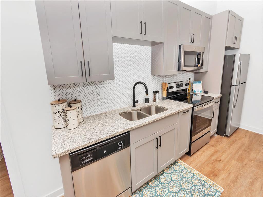 DAWSON PARK APARTMENTS - Photo 4 of 43
