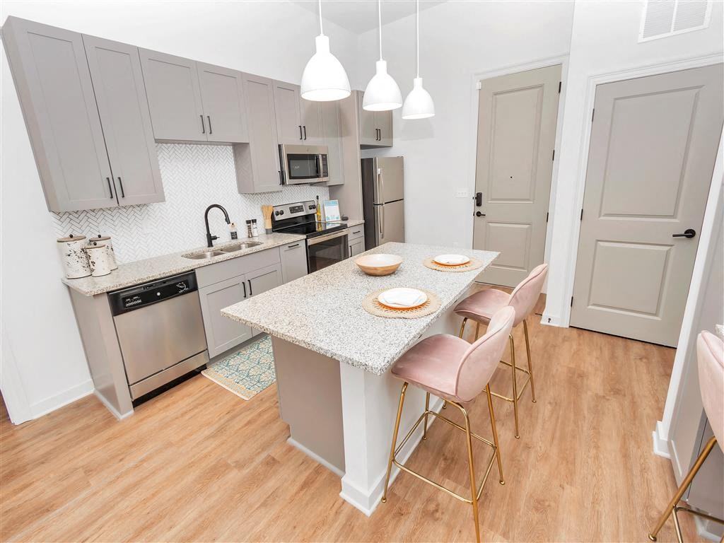 DAWSON PARK APARTMENTS - Photo 5 of 43