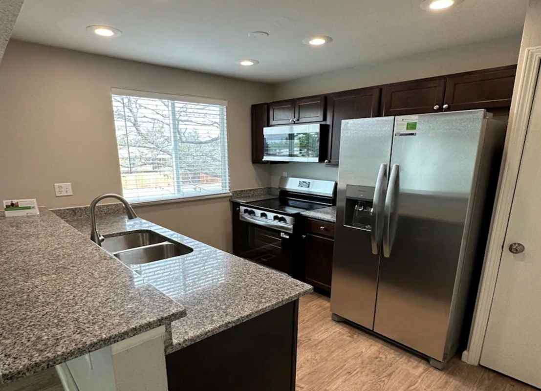 12770 Mission Meadow Dr - Photo 3 of 6