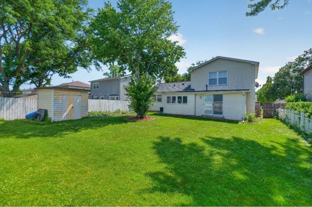898 Debra Ln - Photo 3 of 13