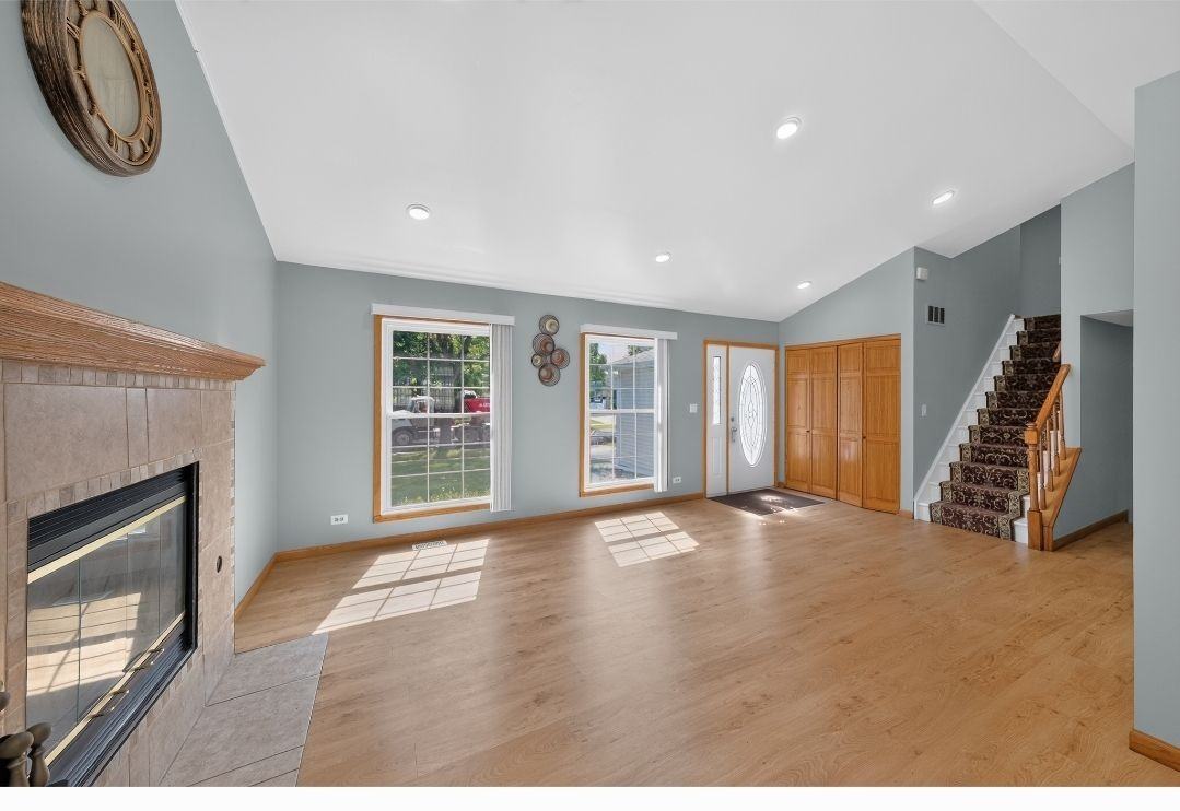 898 Debra Ln - Photo 5 of 13