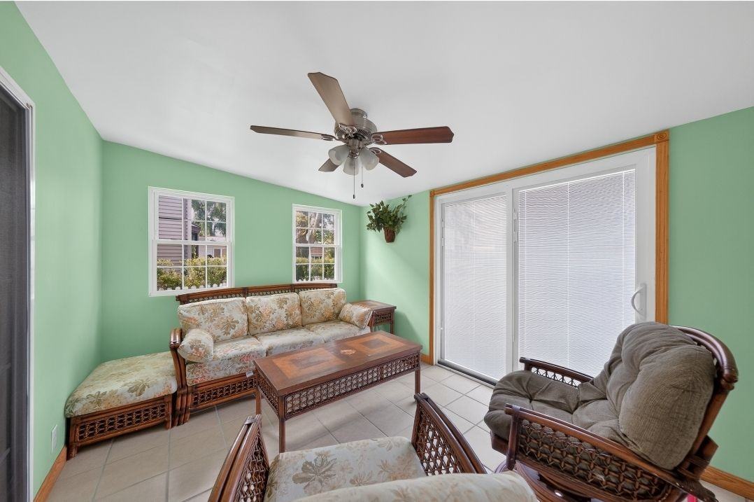 898 Debra Ln - Photo 6 of 13