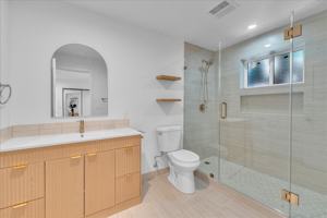 featured image of 6915 Encino Ave