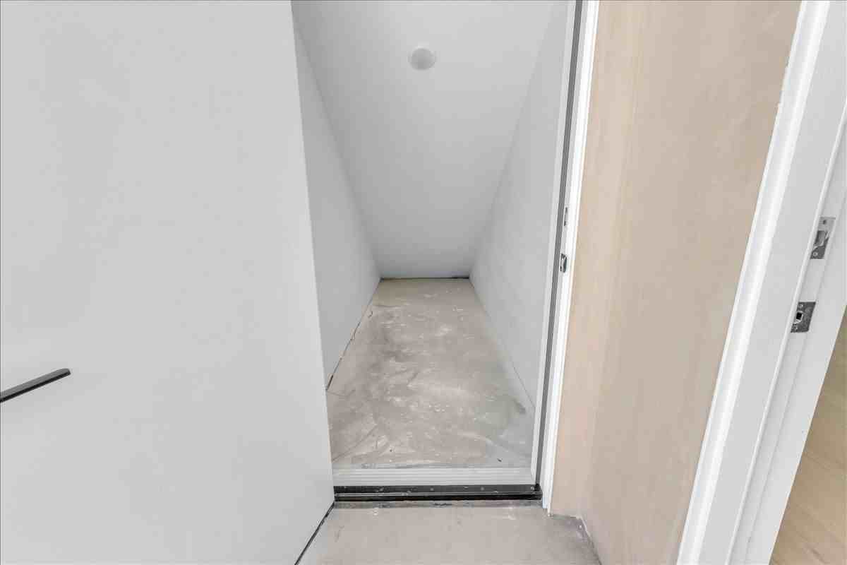 6915 Encino Ave - Photo 5 of 40