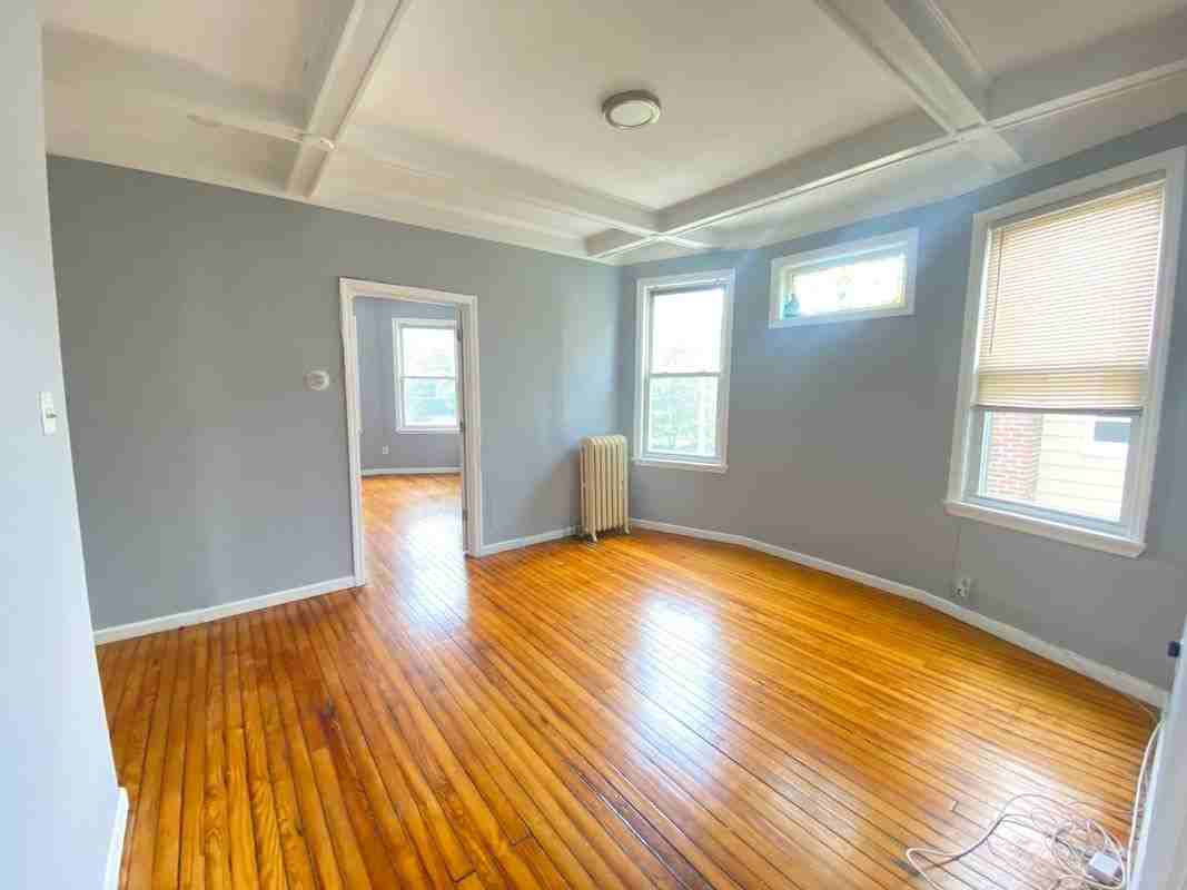 66 Tiffany Pl - Photo 7 of 13