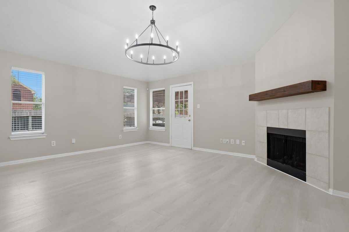 17003 Analisa Cir - Photo 2 of 3