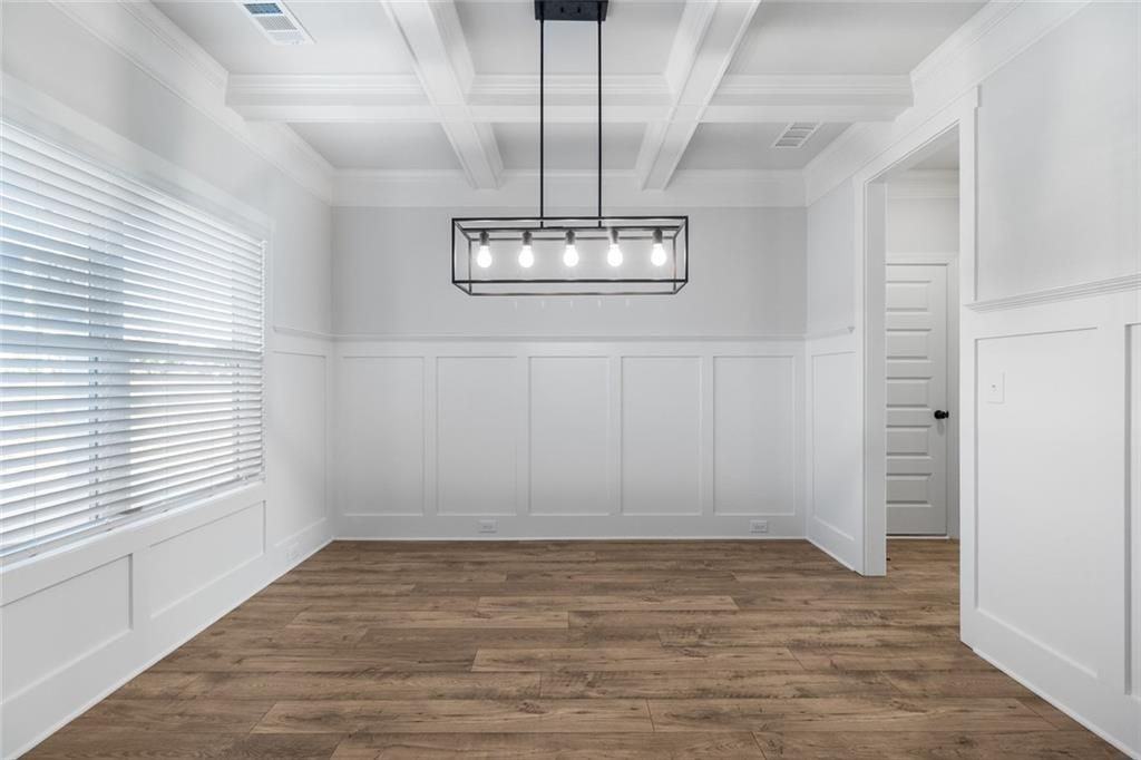 448 Banff Dr - Photo 4 of 20