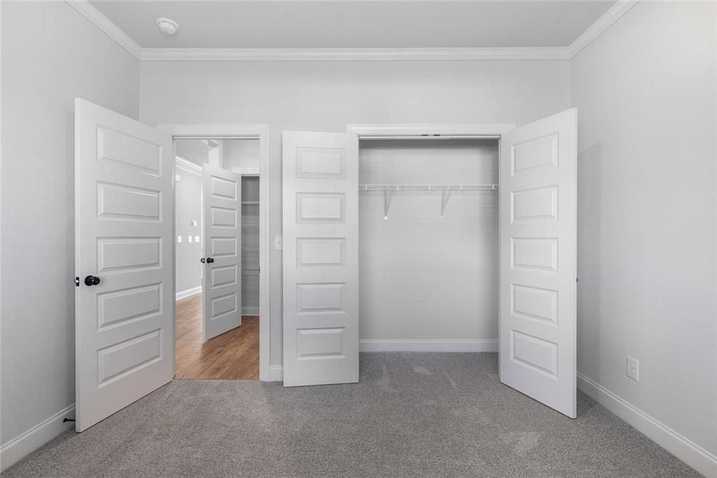 448 Banff Dr - Photo 5 of 20