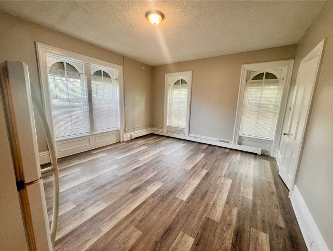 210 Locust St - Photo 2 of 6