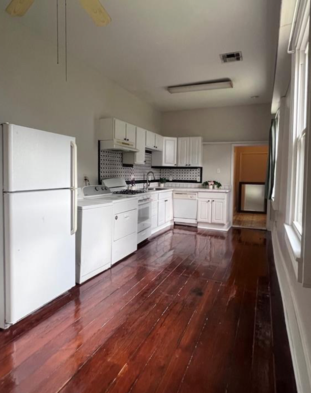 1033 Port St - Photo 5 of 7