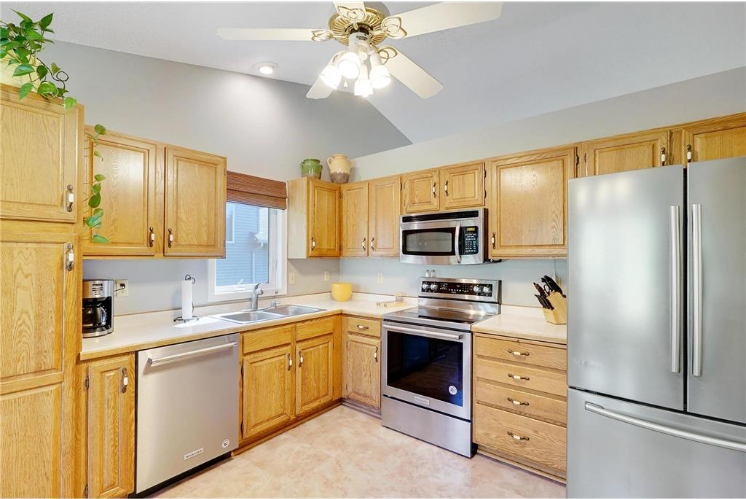 9120 Sierra Rd - Photo 6 of 18