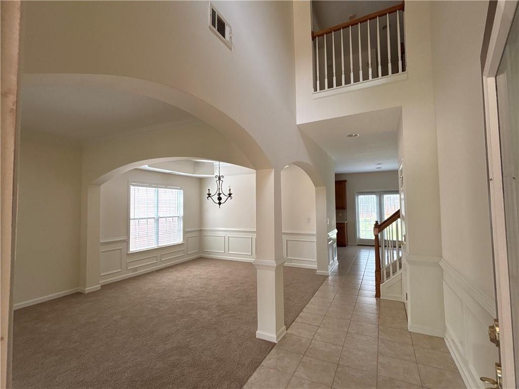 230 Collins View Ct - Photo 3 of 35
