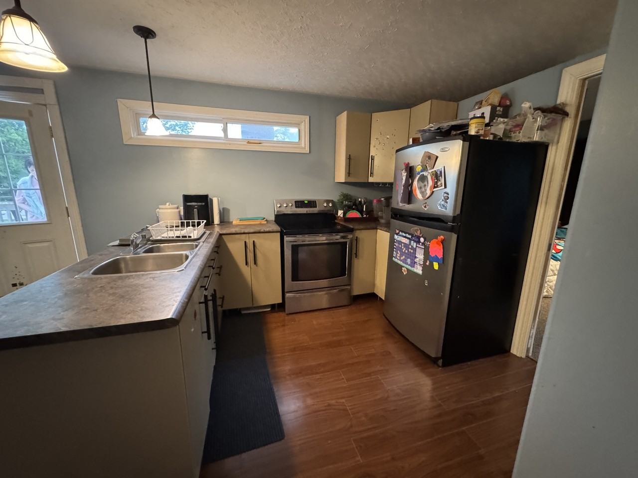 741 Trinity St - Photo 4 of 10