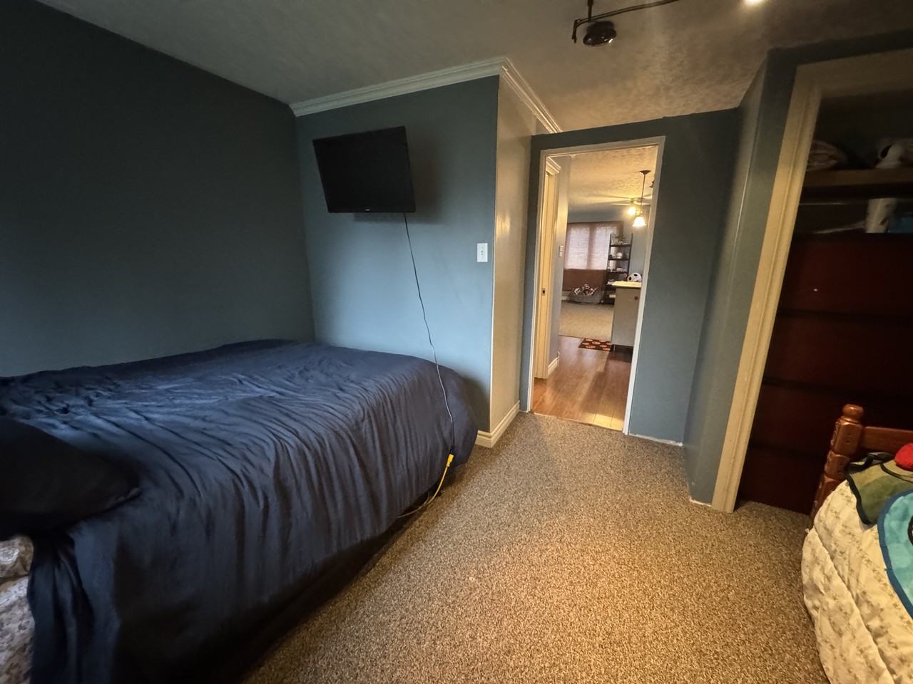 741 Trinity St - Photo 6 of 10