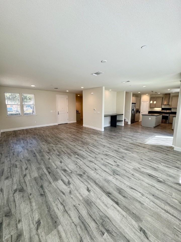 407 Ghiggeri Dr - Photo 5 of 31