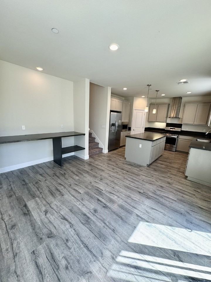 407 Ghiggeri Dr - Photo 6 of 31