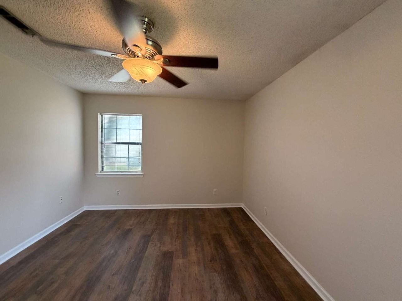 2312 Creekwood Dr - Photo 7 of 13